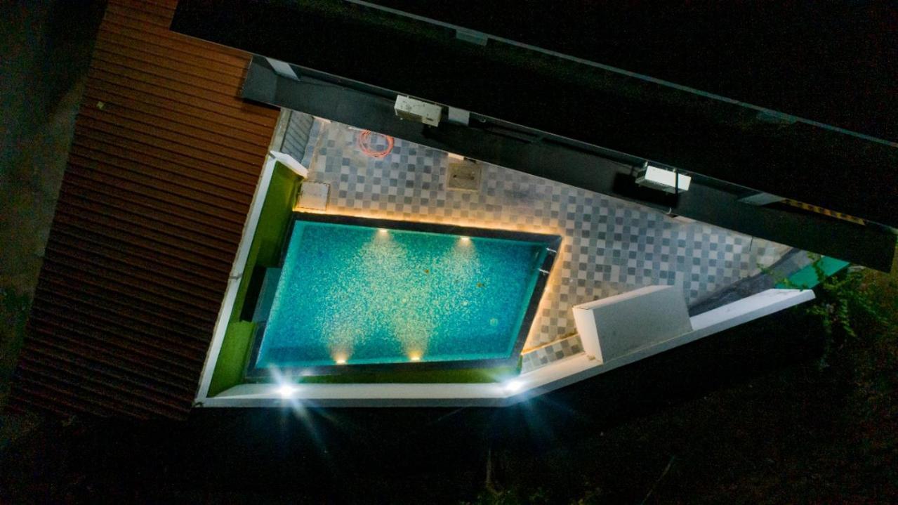 Empyrean Stay Ll 3Bhk Ll Jaguar Villa Ll Ac Ll Pvt Pool Ll Luxury 罗纳瓦拉 外观 照片