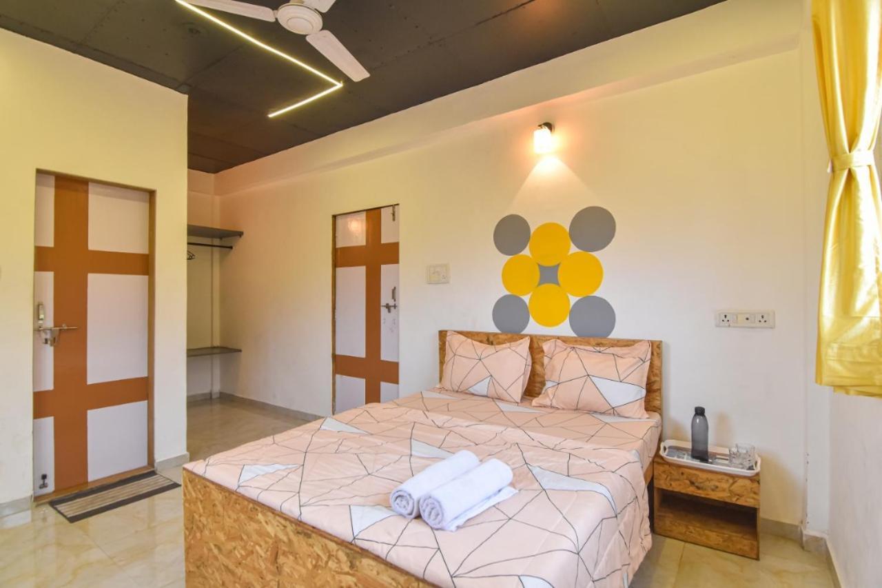 Empyrean Stay Ll 3Bhk Ll Jaguar Villa Ll Ac Ll Pvt Pool Ll Luxury 罗纳瓦拉 外观 照片