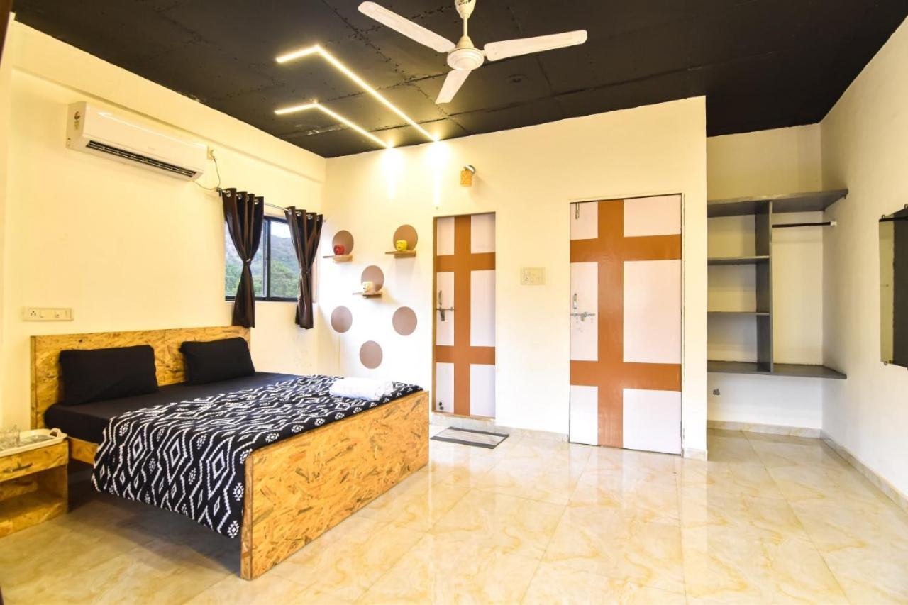 Empyrean Stay Ll 3Bhk Ll Jaguar Villa Ll Ac Ll Pvt Pool Ll Luxury 罗纳瓦拉 外观 照片